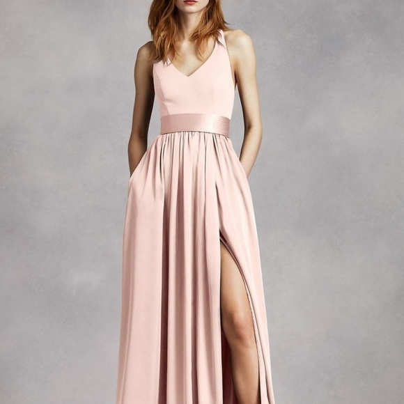 Vera wang 🤗Blush V neck halter gown💗 - Picture 3 of 4
